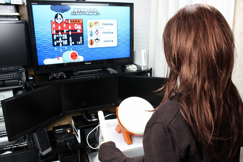 Illustration for article titled Here's a Sex Doll Reviewing Game Hardware